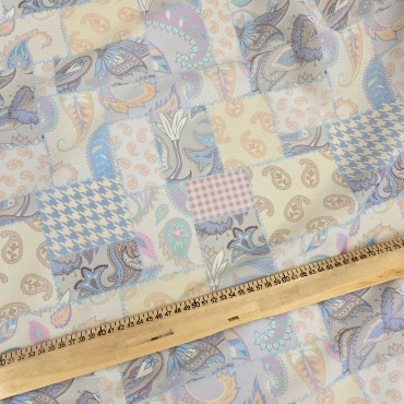 Поплин плательный с принтом в стиле пэчворк